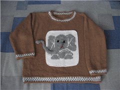 Пуловер с вышивкой .слоник.