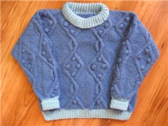 Синий с ромбами пуловер